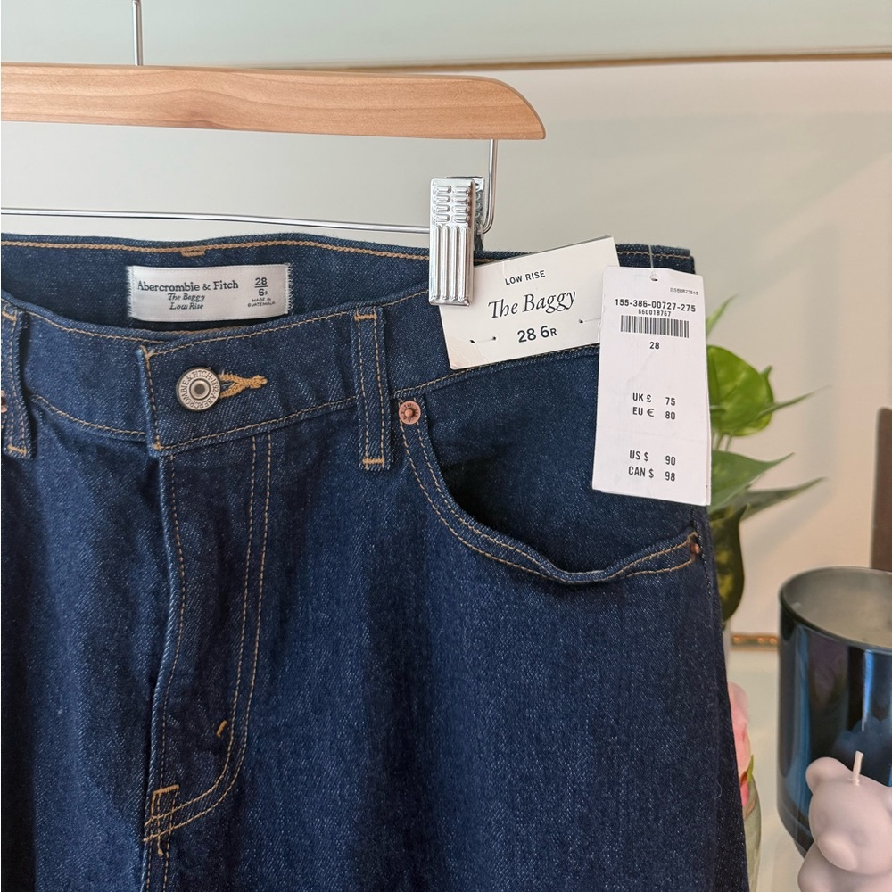 Abercrombie & Fitch low-rise baggy jeans